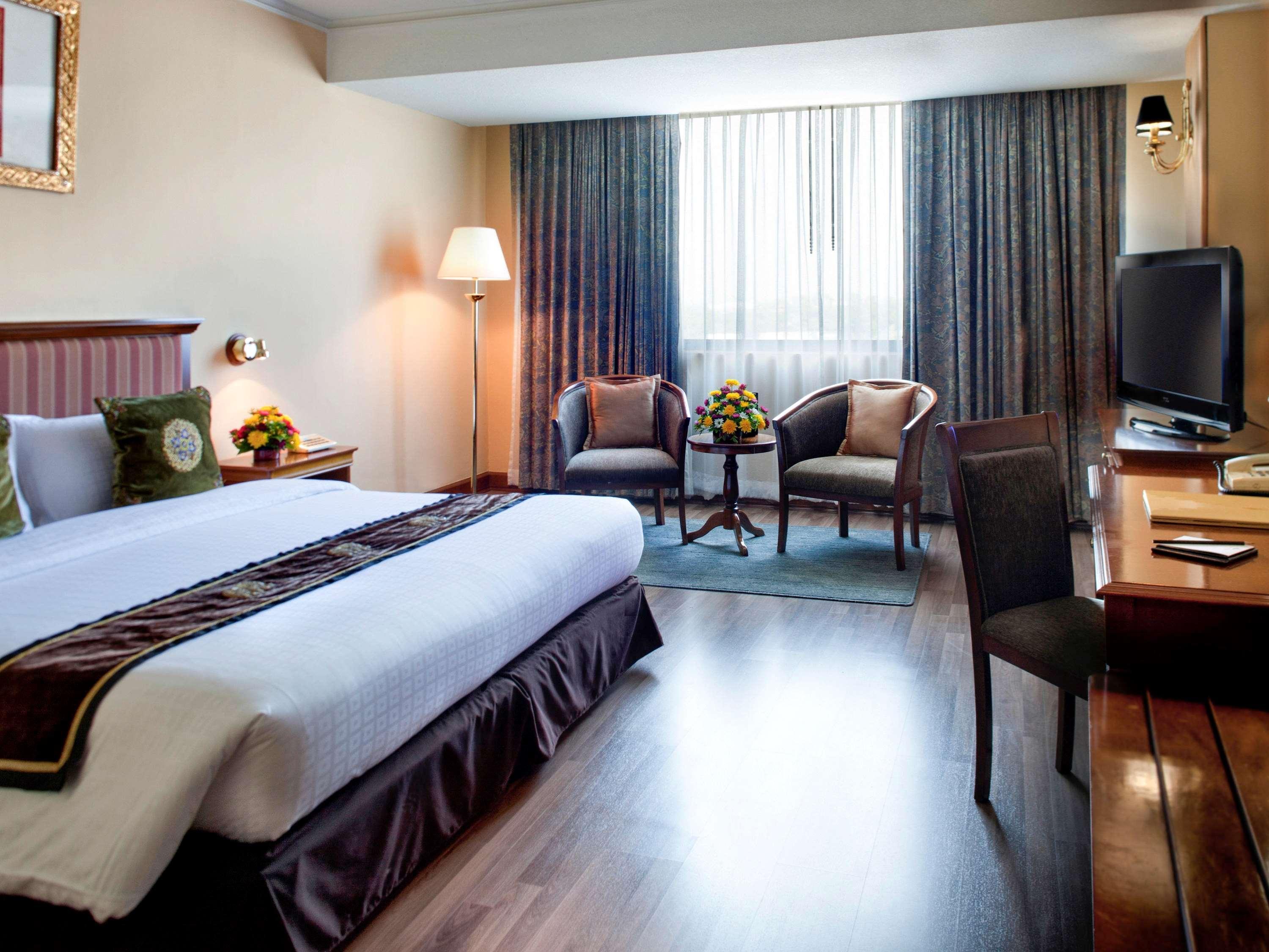 Mercure Mandalay Hill Resort Exterior foto