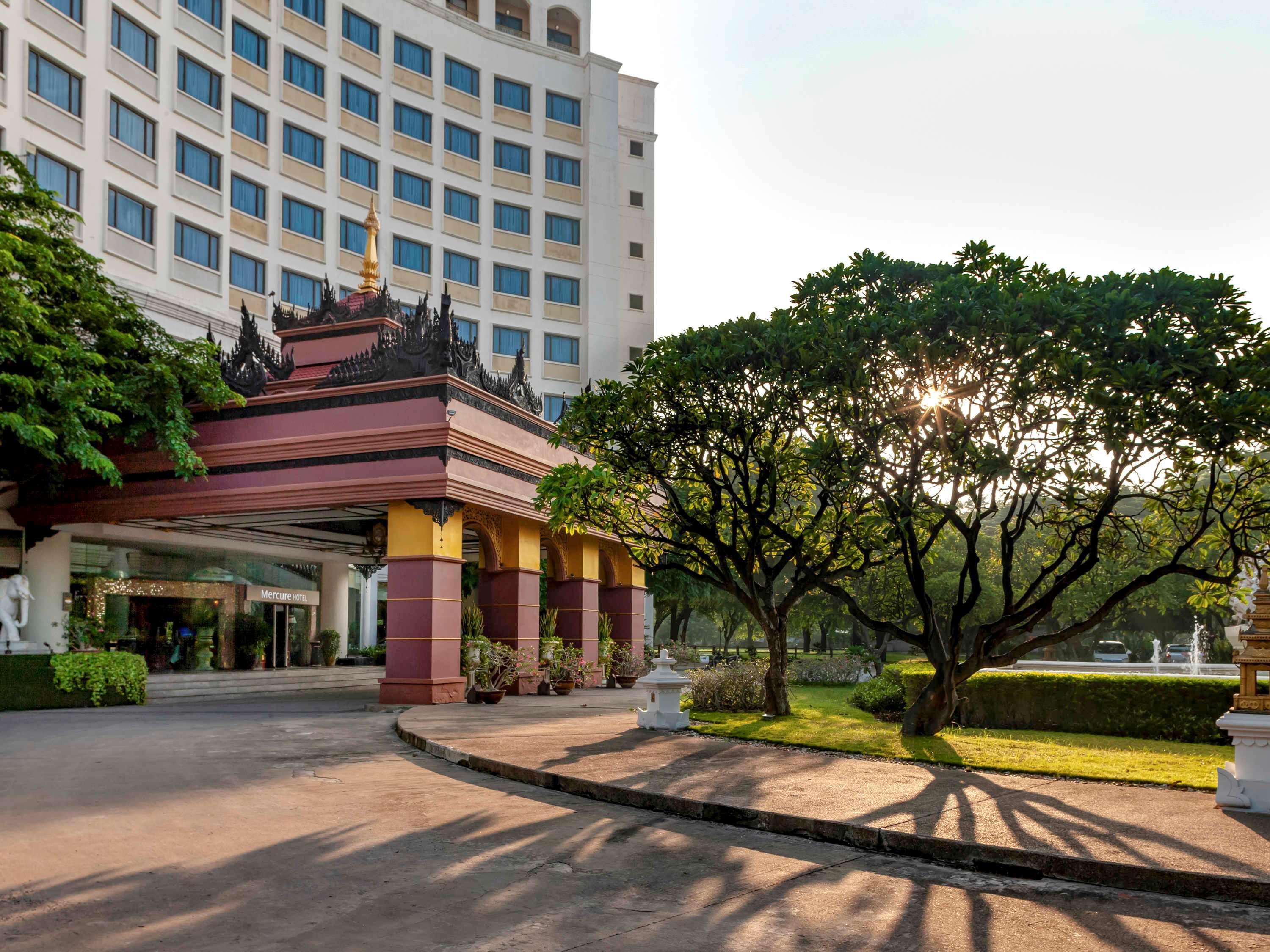 Mercure Mandalay Hill Resort Exterior foto