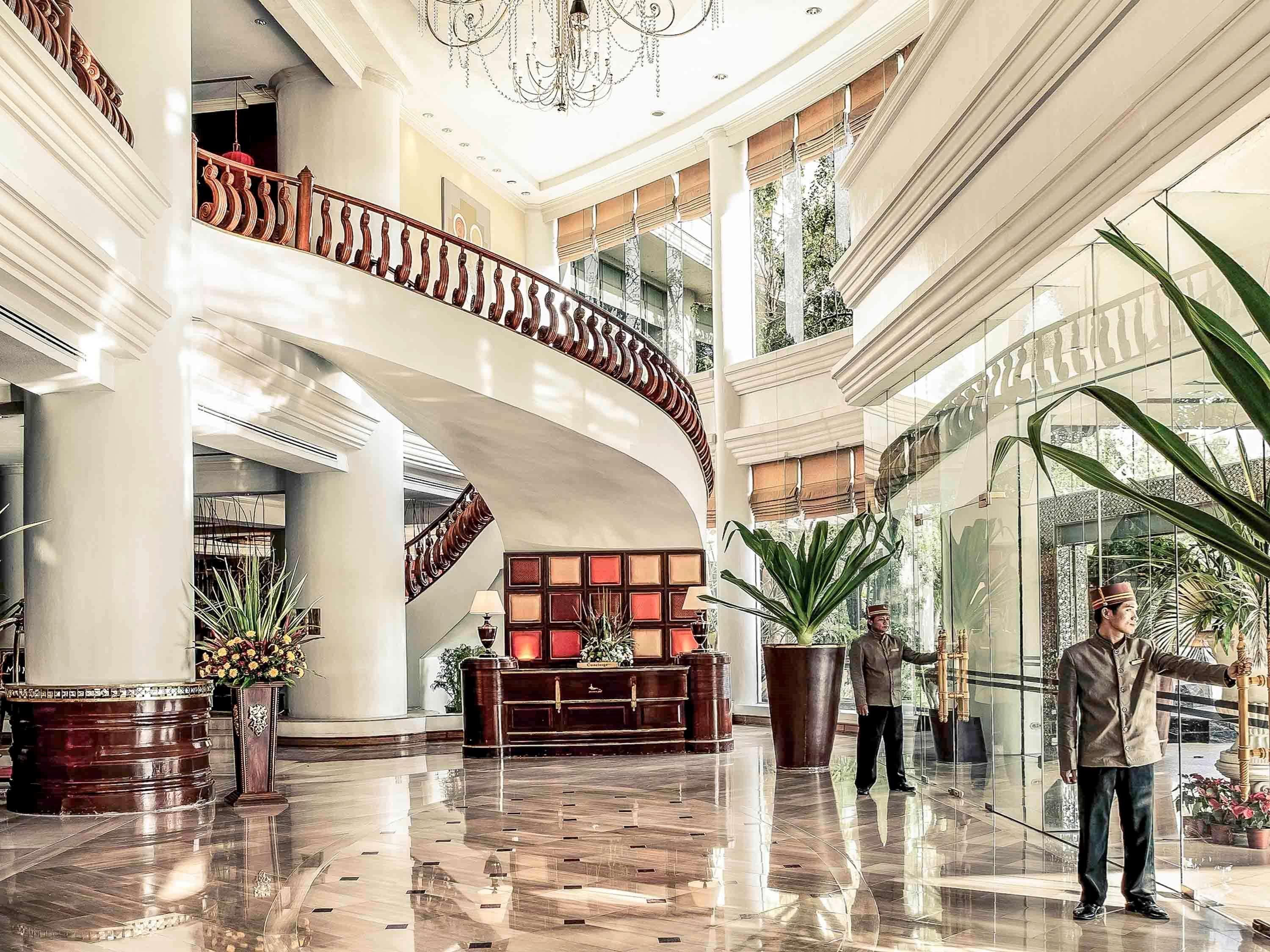 Mercure Mandalay Hill Resort Exterior foto