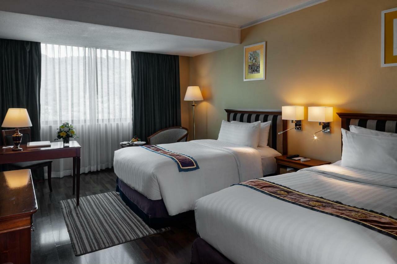 Mercure Mandalay Hill Resort Exterior foto